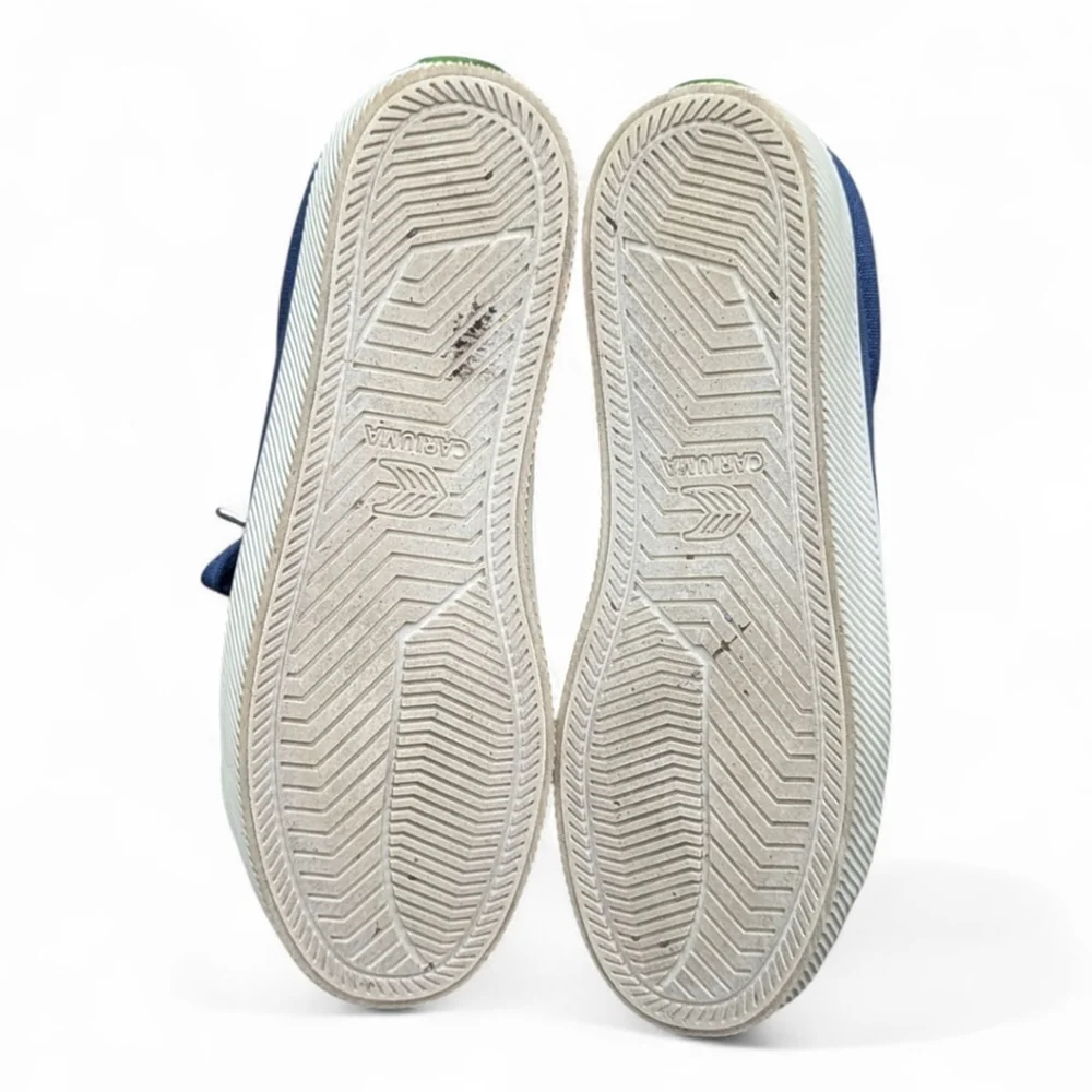 Cariuma Organic OCA Low Top Cap Toe Shadow Blue Canvas & Cork Sneaker Women's 9